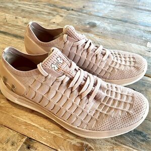 Under Armour Slingride 2 Womens Size 9 Running Shoes Sneakers Pink 3020358-602